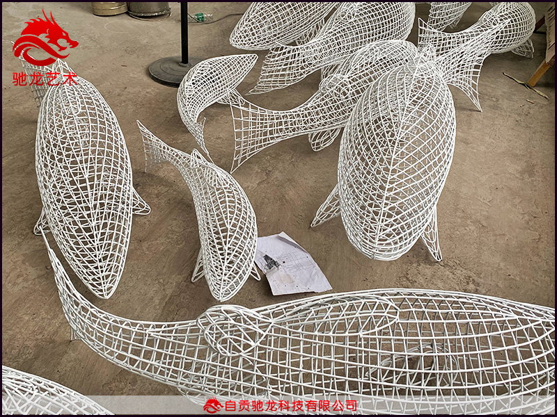304不銹鋼鯨魚鏤空編織造型雕塑美陳